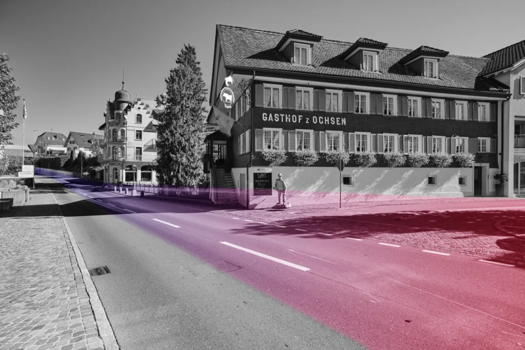 Gasthof Ochsen in Rothenburg – Lichtspuren in Rosa und Violett